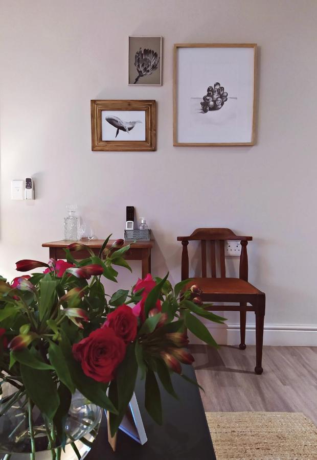 Apartment At Hermanus Waterfront מראה חיצוני תמונה