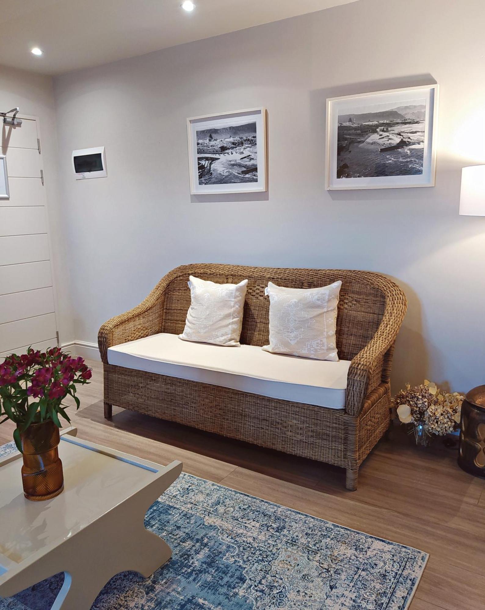 Apartment At Hermanus Waterfront מראה חיצוני תמונה