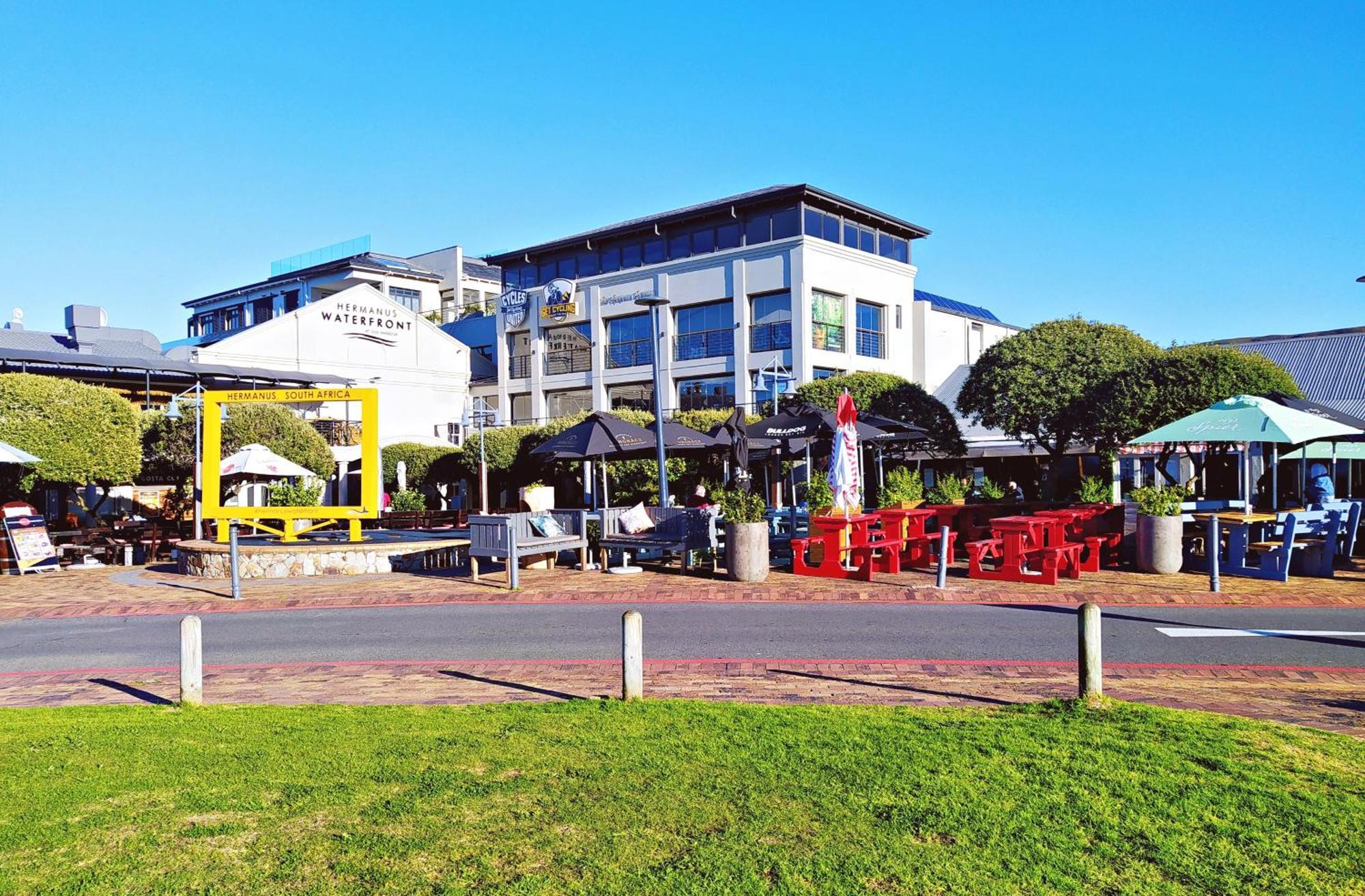 Apartment At Hermanus Waterfront מראה חיצוני תמונה